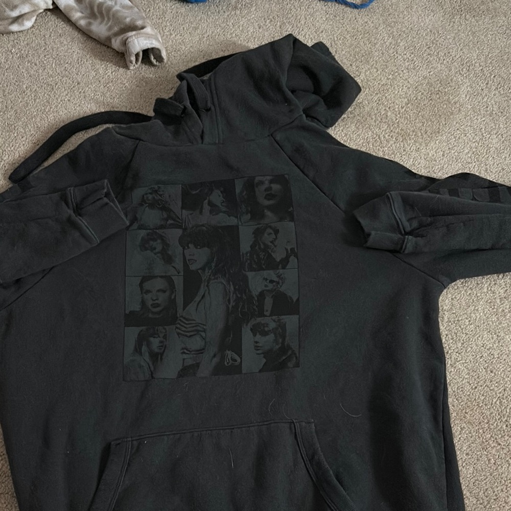 Black Graphic Taylor Swift Sweater